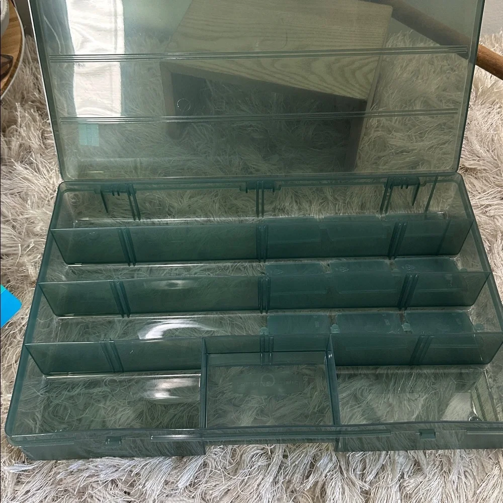 Rubbermaid 1995 Plastic Storage Container Tackle Box Organizer Made In USA Vtg